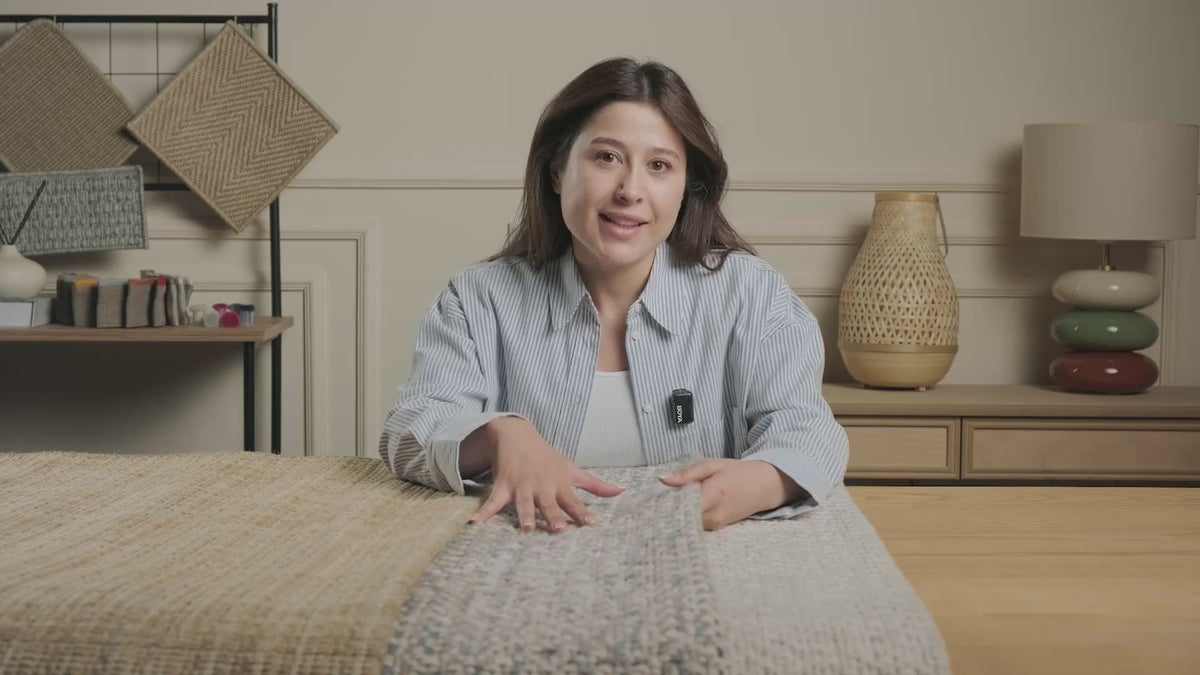 Videoyu yükle: Calvin Klein Felt Krem Bej Halı A5276F