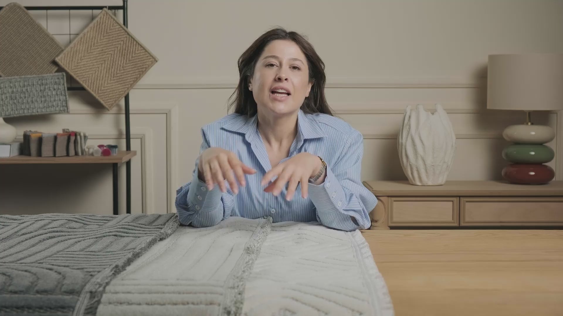 Videoyu yükle: Lisbon Gri Çizgisel Salon Halısı A1766C