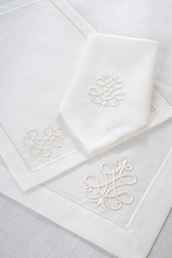 Royal Beyaz Nakışlı 2 Li Peçete 40X40 2557
