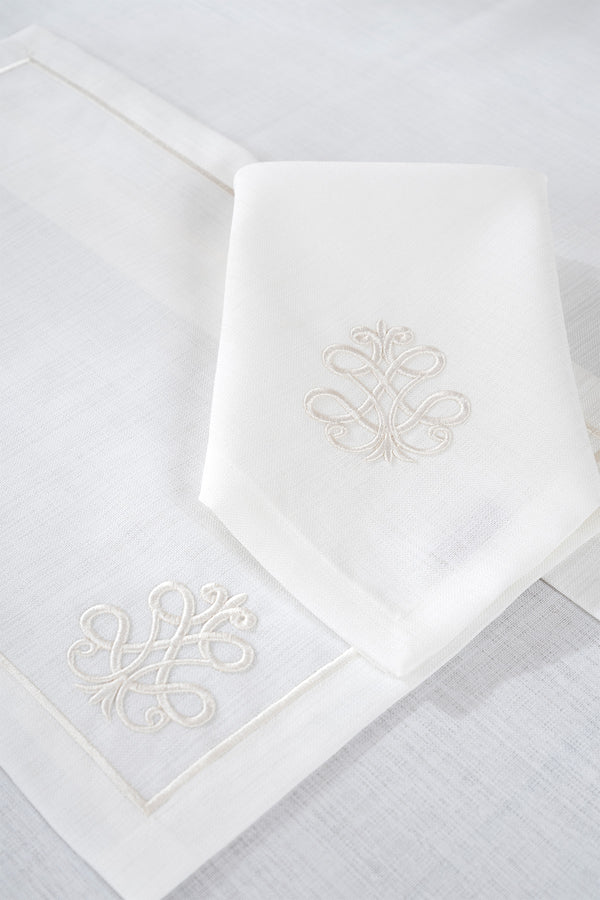 Royal Beyaz Nakışlı 2 Li Peçete 40X40 2557