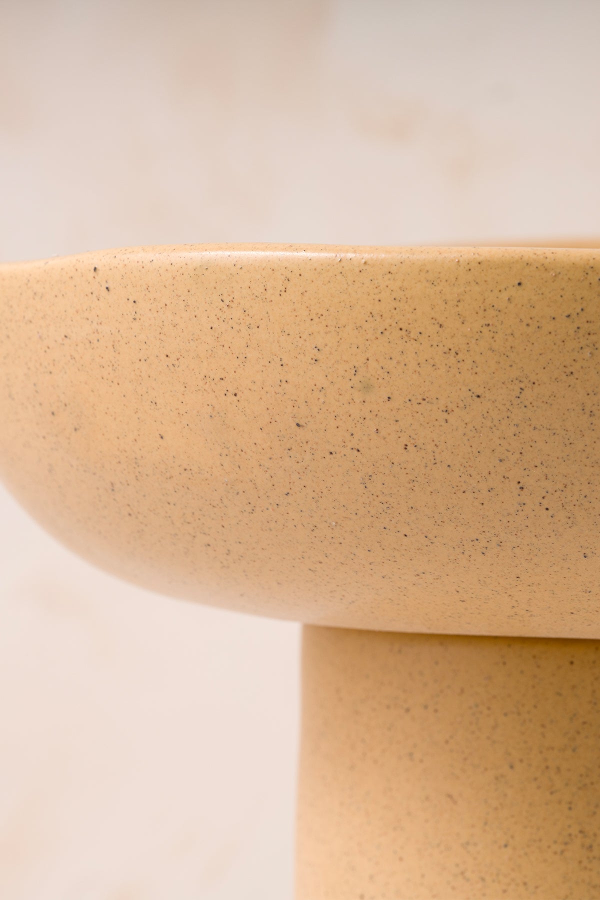 Sateen Mat Bej Ayaklı El Yapımı Büyük Sunum Kasesi 8615