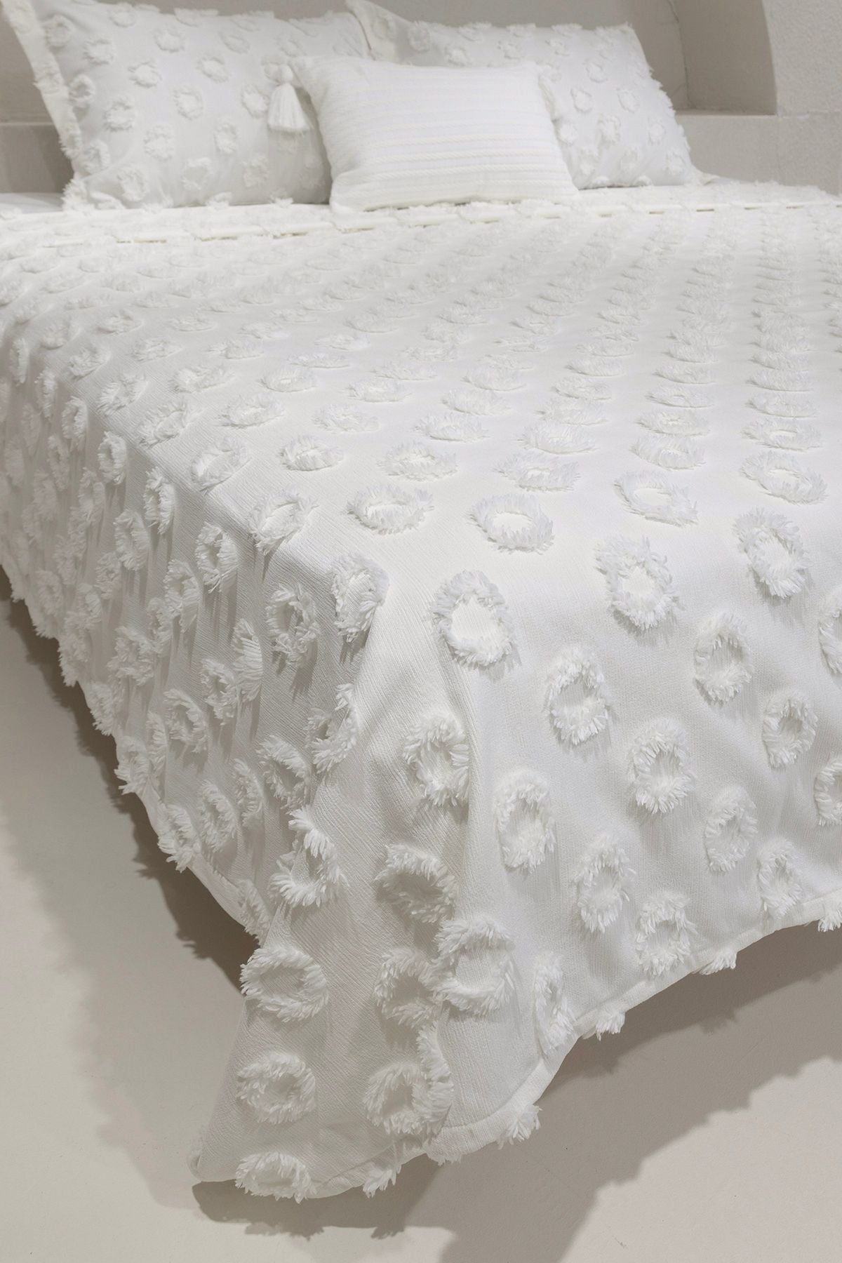 Sitra Krem Çift Kişilik Püsküllü Yatak Örtüsü 230x250 2 Yastık 50x70 5031