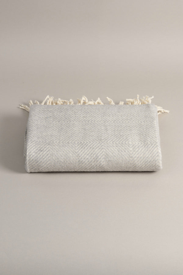 Suez Gri Beyaz Yün Tv Battaniyesi 91247 130x170 cm